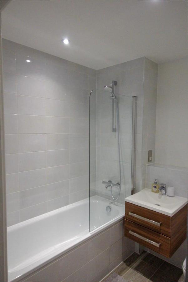 Modern 2 Bed Apartment With Central Location Birmingham Bagian luar foto