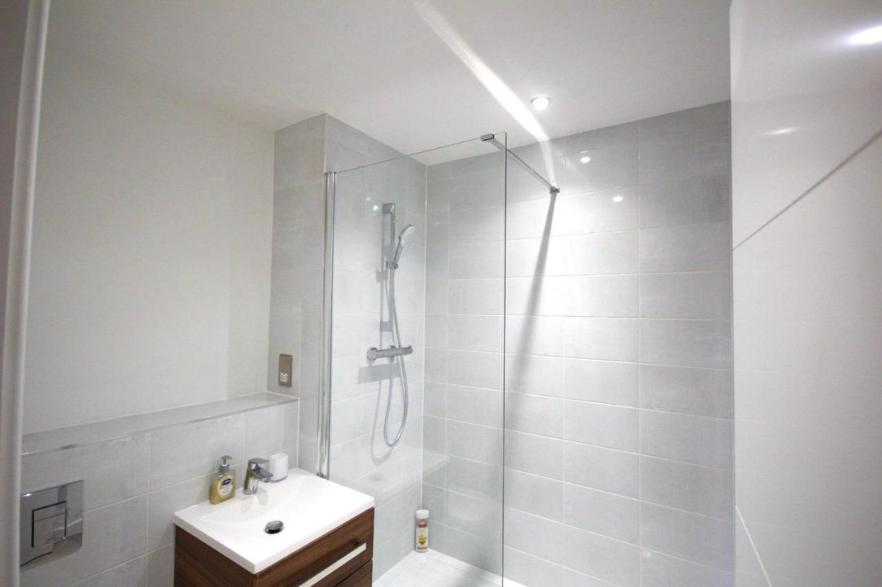 Modern 2 Bed Apartment With Central Location Birmingham Bagian luar foto